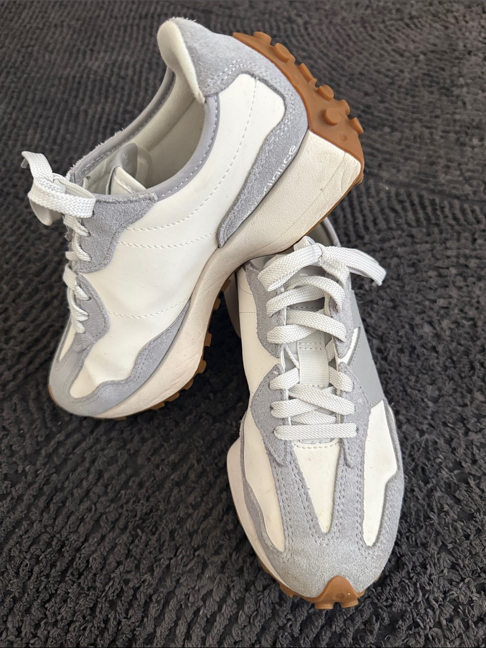 New Balance 327 Women's White and Light Gray Retro Runner Sneakers - Picture 4 of 4